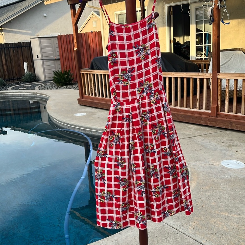 Cute midi dress/ like new
